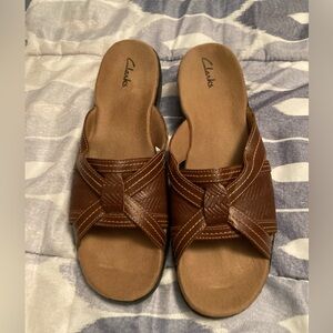 Clarks sandals like new brown leather size 10